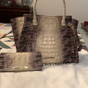 Brahmin Purse & Wallet